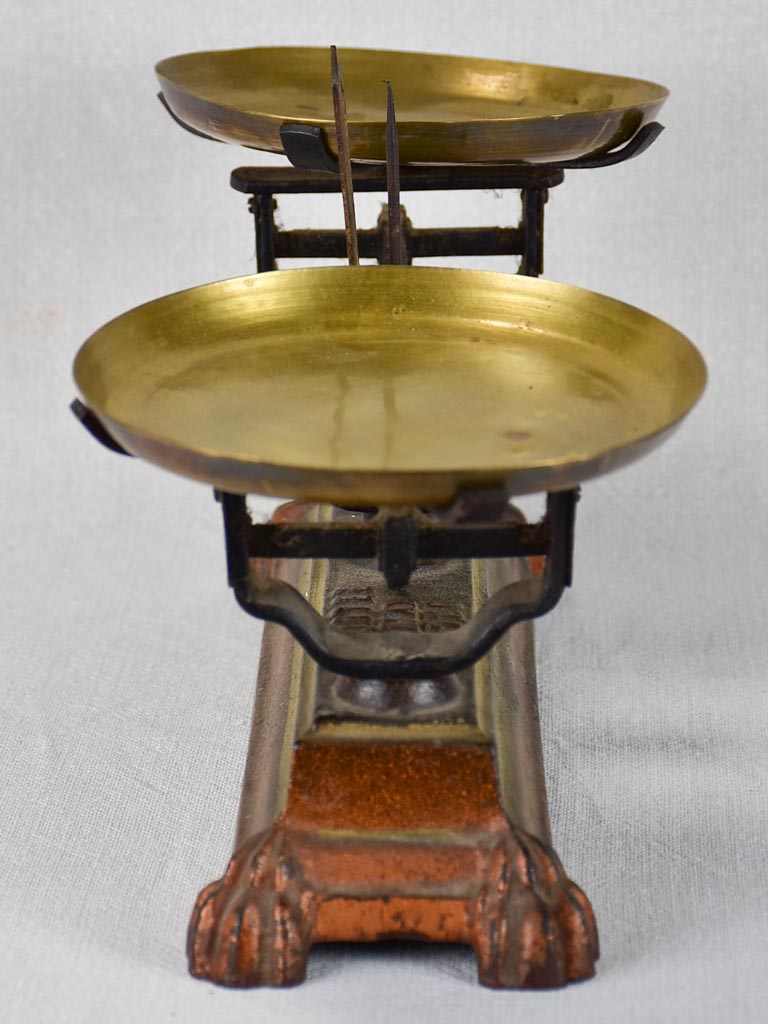 Small vintage French kitchen scales - 2 kilogram