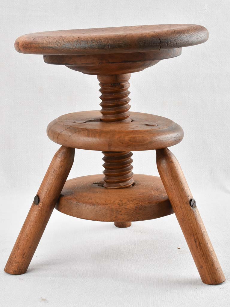 Corkscrew atelier stool 2/4