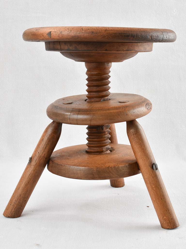 Corkscrew atelier stool 2/4