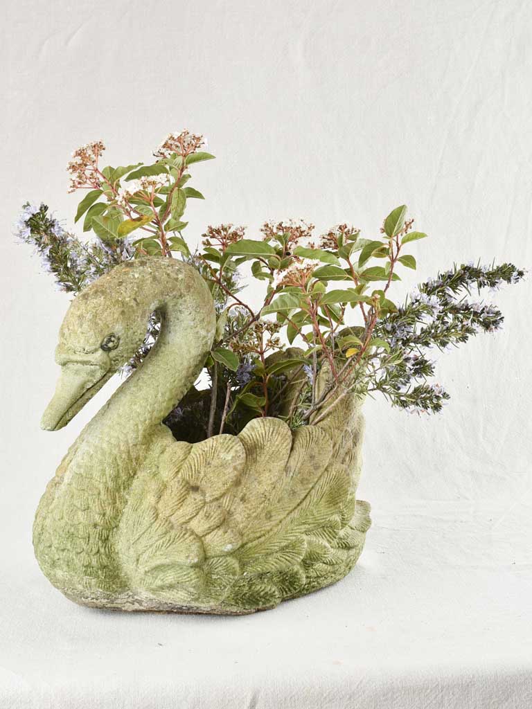 Vintage swan garden planter 14½"