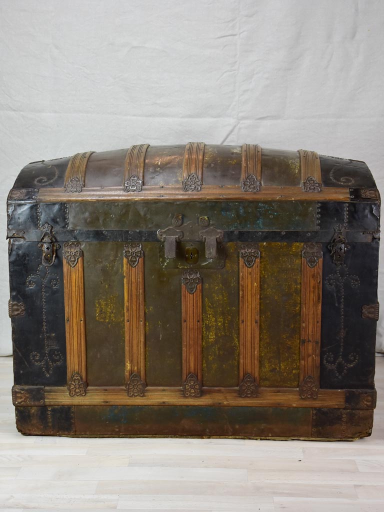 Large late 19th Century voyage trunk 40¼"