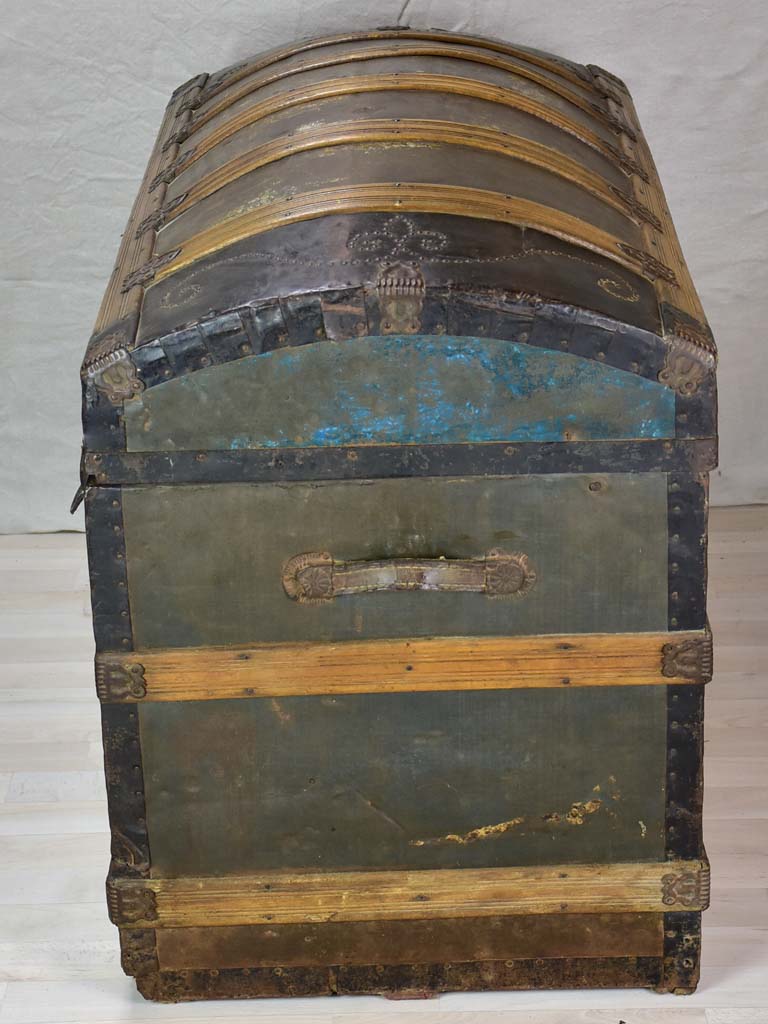 Large late 19th Century voyage trunk 40¼"