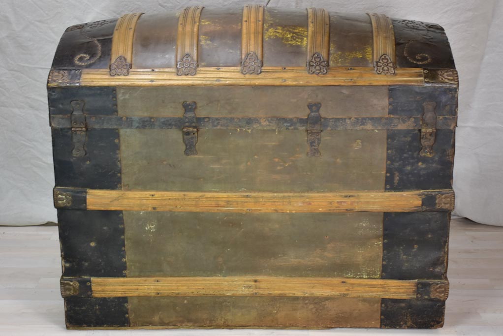 Large late 19th Century voyage trunk 40¼"