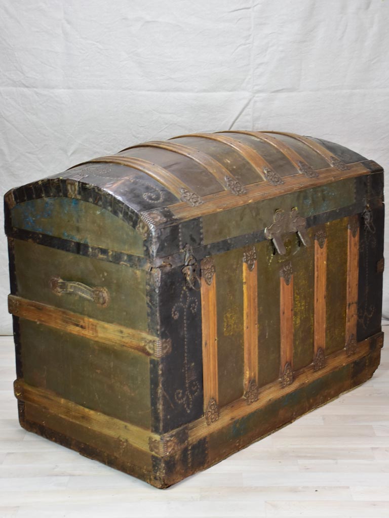 Large late 19th Century voyage trunk 40¼"