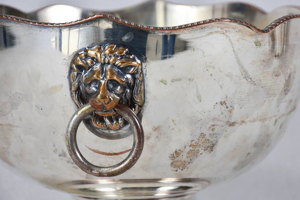 Ice bucket / glass chiller from the early 20th century with lion's head handles 10¼" diameter