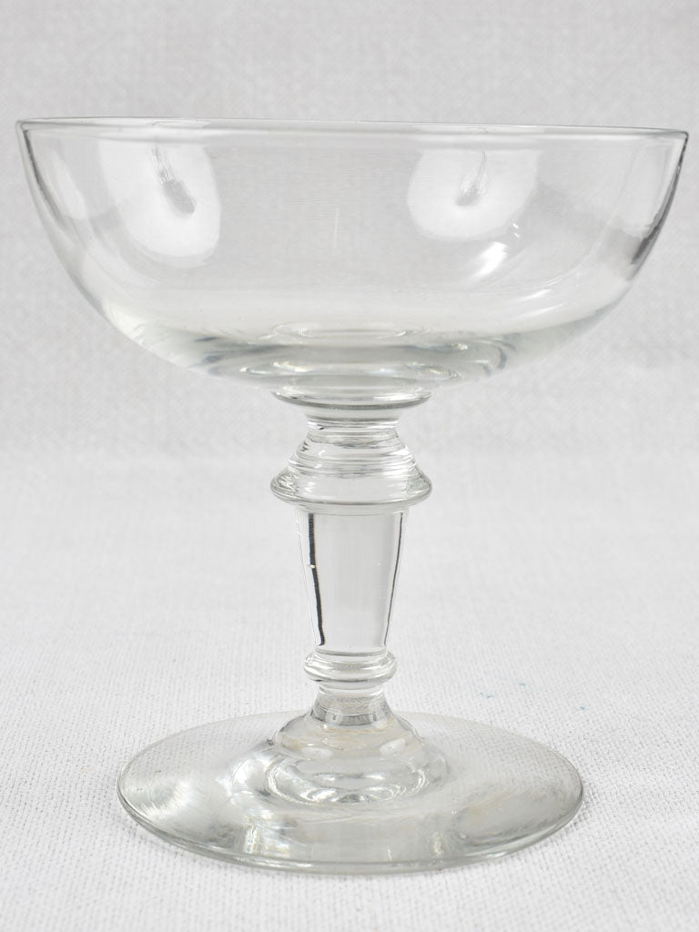 Elegant Vintage Champagne Coupe Set