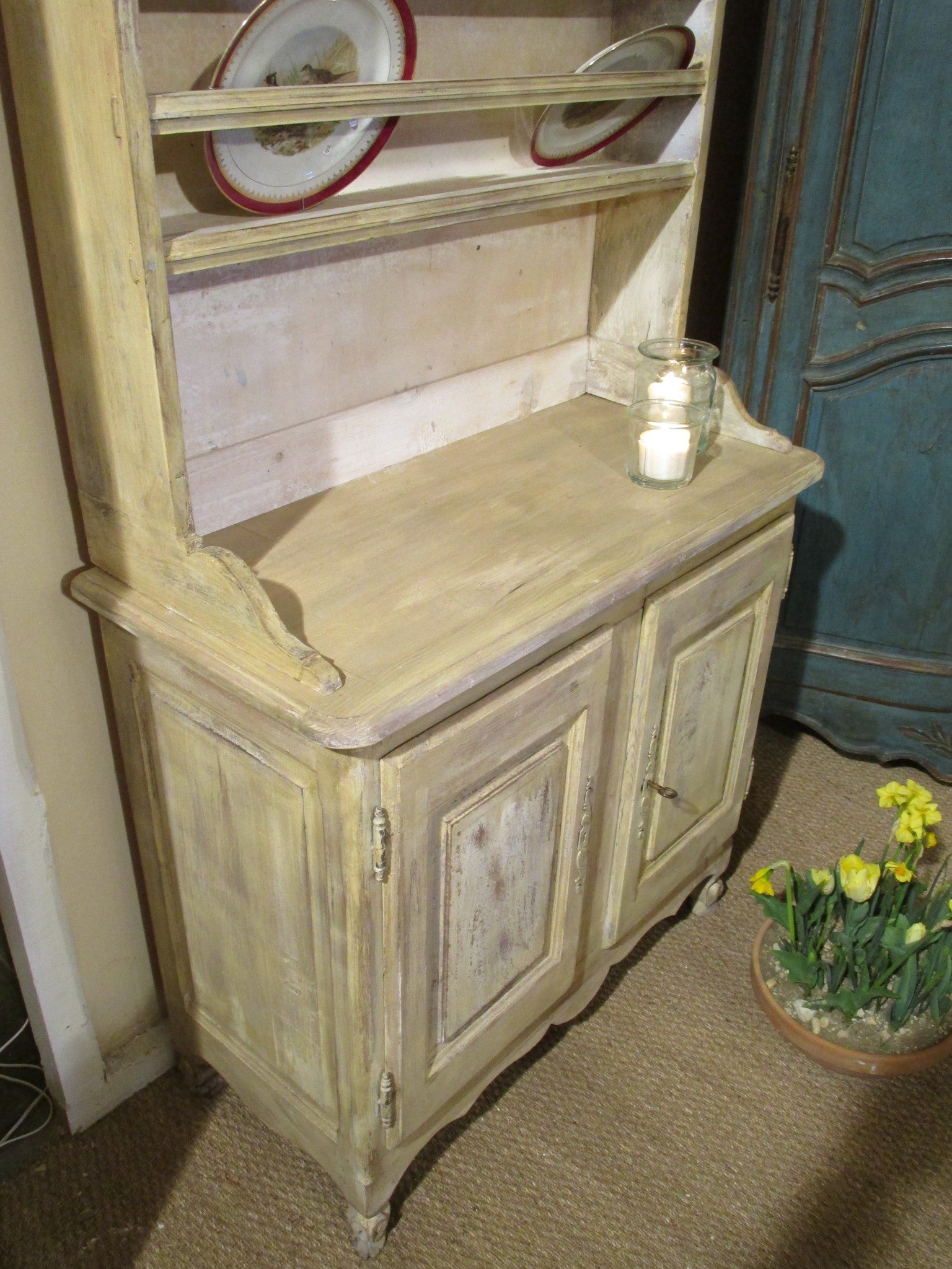 19th century kitchen dresser