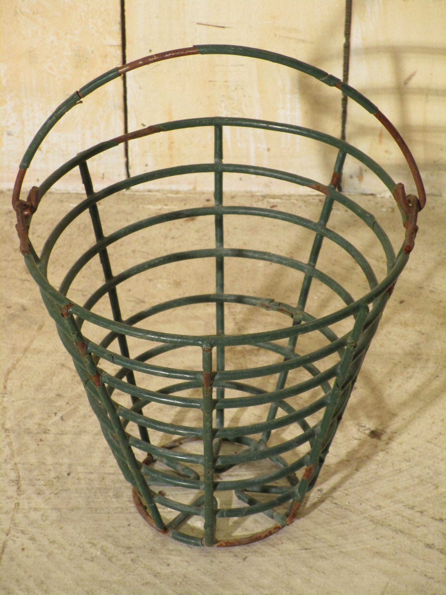 Vintage golf ball baskets green small