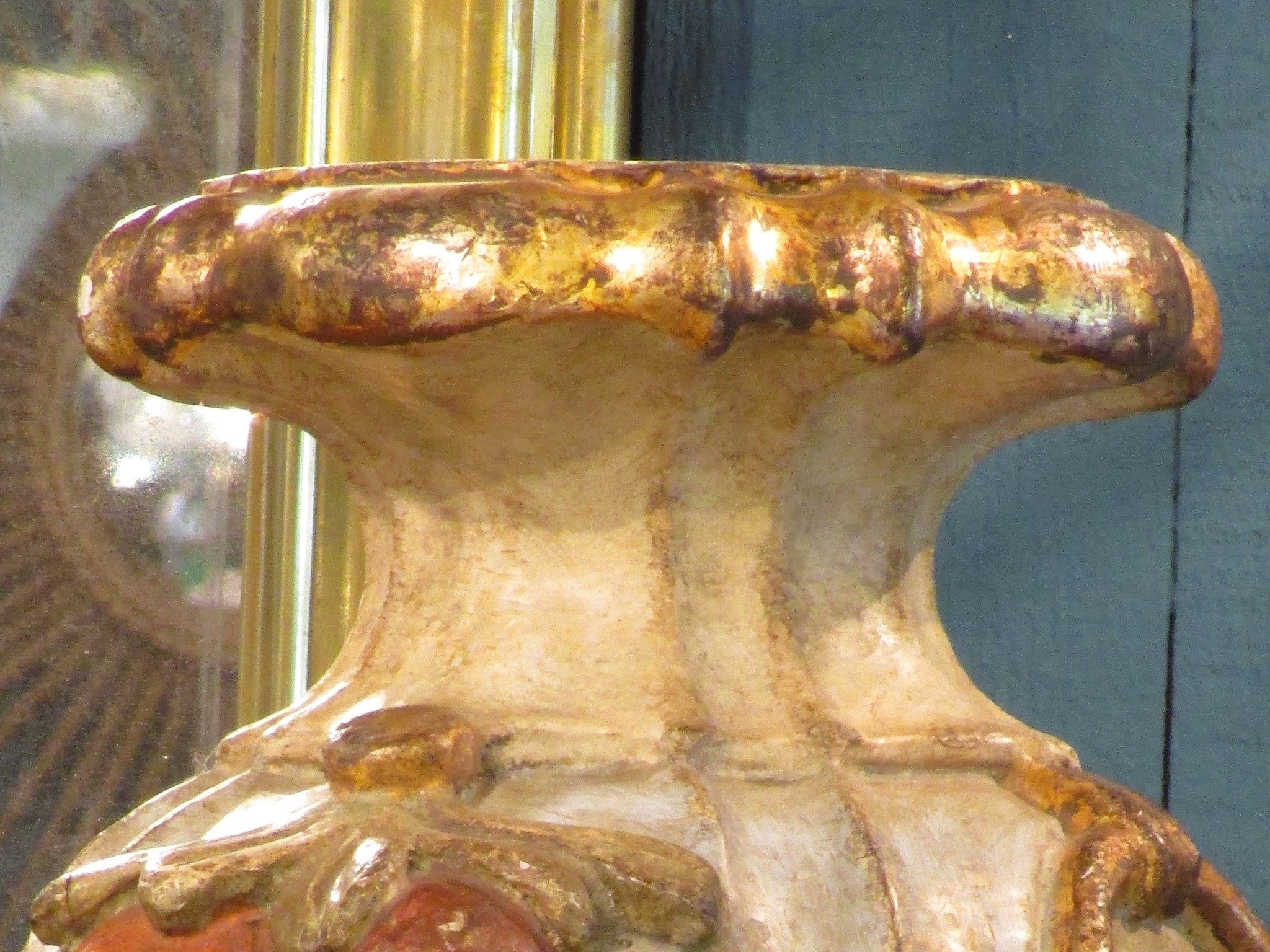 Decorative Italian pedestal