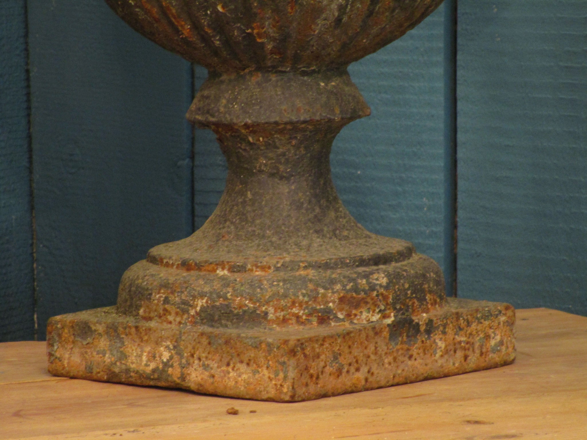 Large French Medici urn