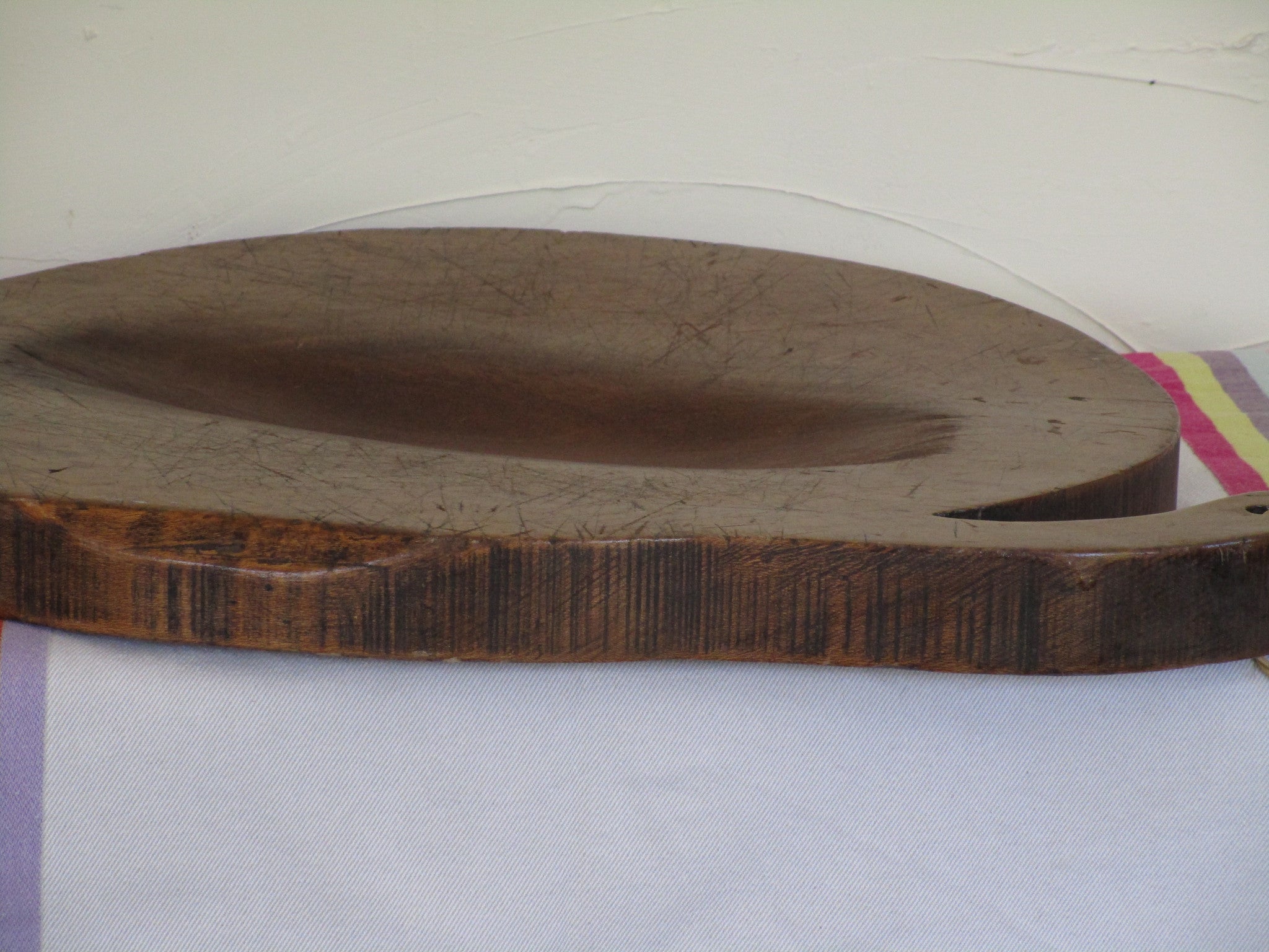 Large round French carving board - walnut