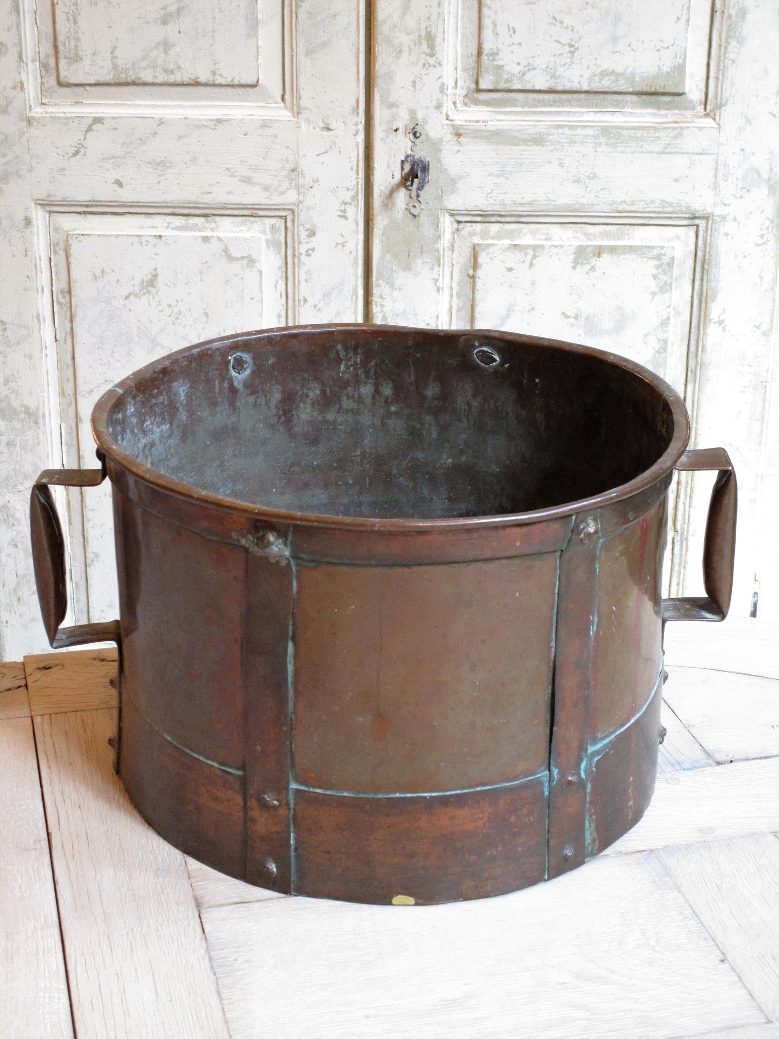 Large French copper pot