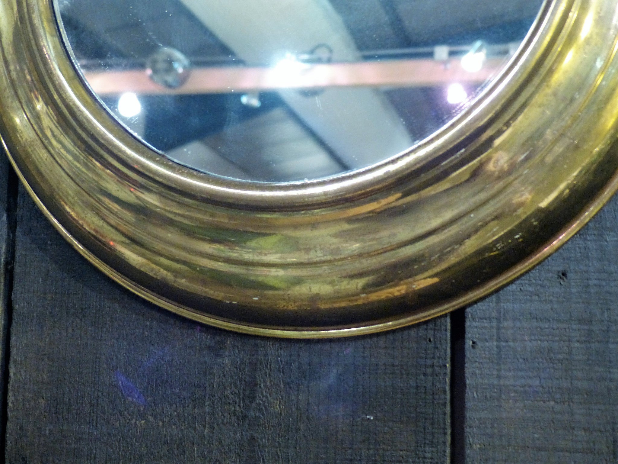 Round horlogerie mirror from a French watchmaker