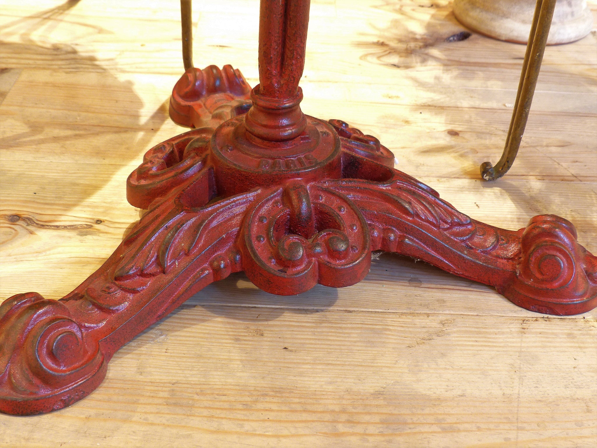 Round marble top bistro table with red stand - Paris