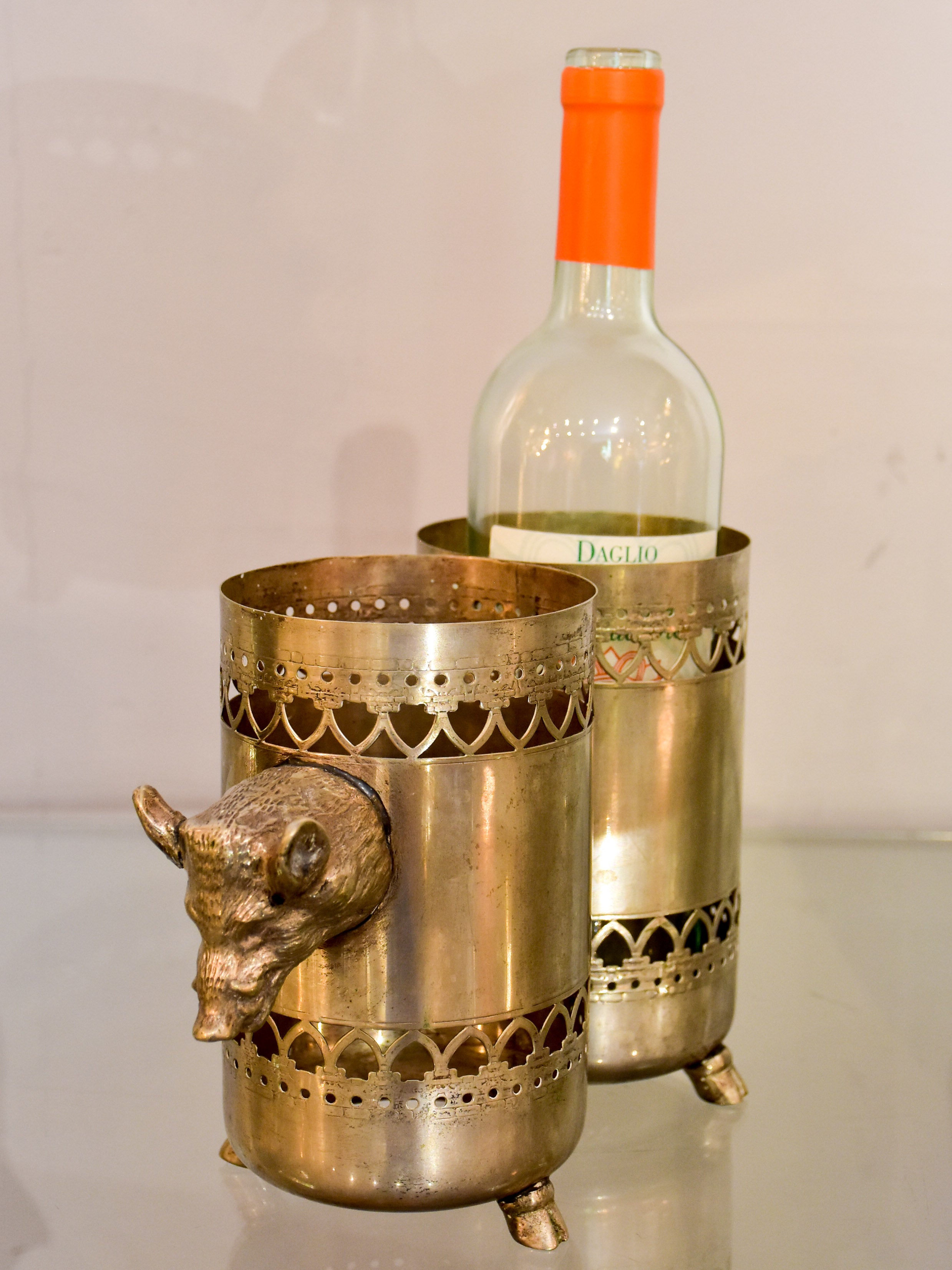 Twin wine bottle stand with wild boar